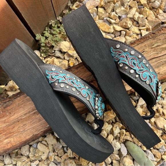 Montana West Women’s Turquoise Stone Concho Sandals Flip Flops Size: 9 - Picture 5 of 11
